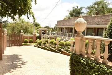 Entire Self-Catering Apartment at Etuna Gardens Apartment, Pretoria - 3