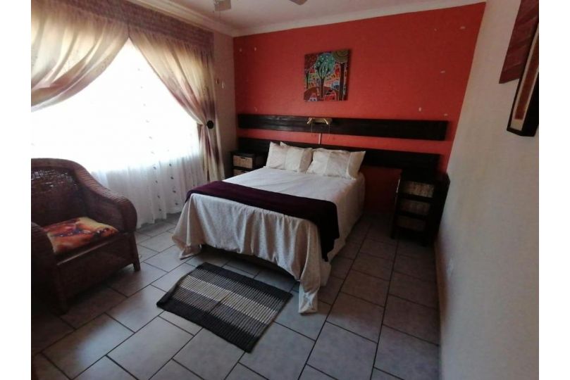Erythrina Cottages Guest house, Barberton - imaginea 3