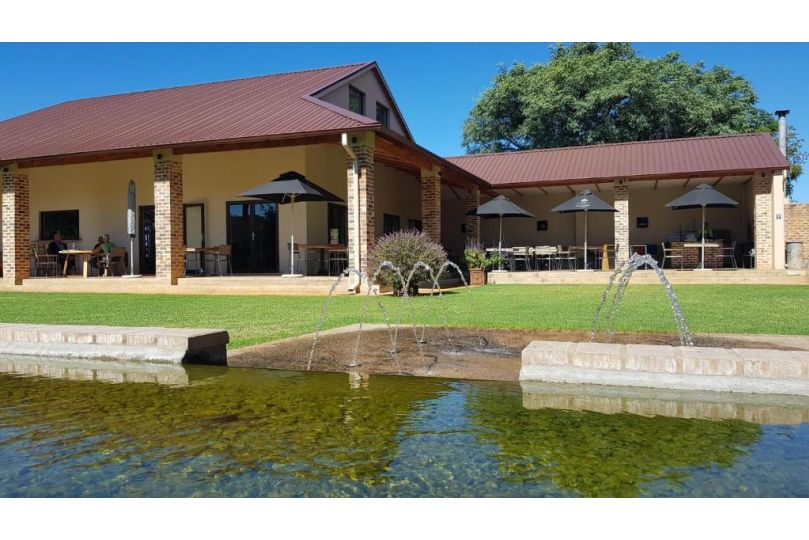 Esther's Country Lodge Hotel, Hekpoort - imaginea 2