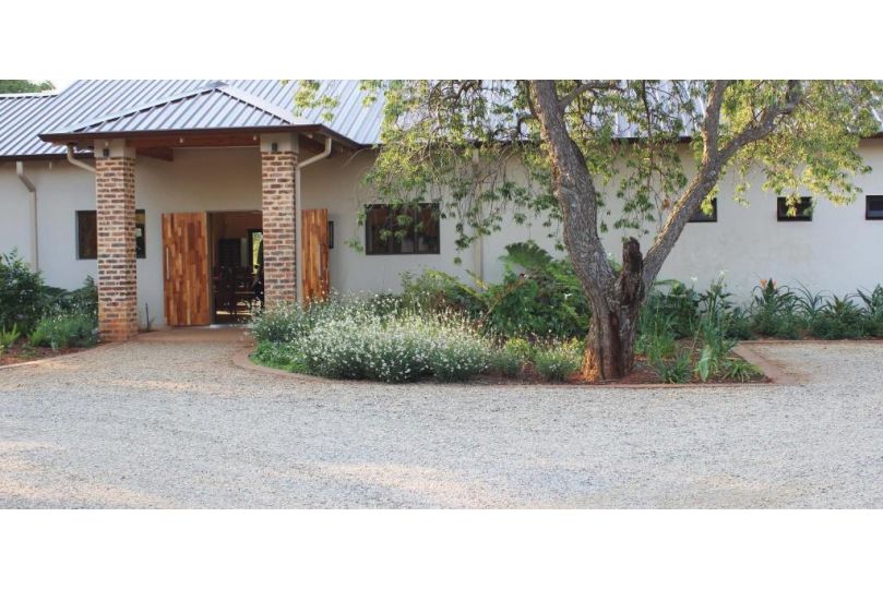 Esther's Country Lodge Hotel, Hekpoort - imaginea 11
