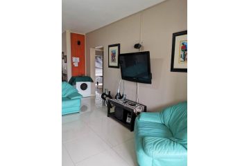 Point Village Accommodation - Estoril Villa 4 Apartment, Mossel Bay - 5