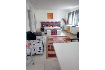 Eva's Flat/ Guest house, Johannesburg - 1