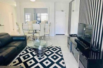Exclusive 3-bedroom apartment in Waterfall. Apartment, Midrand - 1