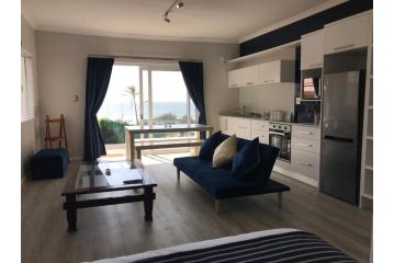 Exclusive Beachfront Apartment with sea views Apartment, Umdloti - 1