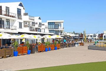 Executive 2 Bedroom Apartment - On the Beach Apartment, Cape Town - 4