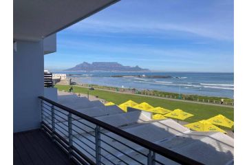Executive 2 Bedroom Apartment - On the Beach Apartment, Cape Town - 2