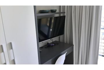Executive 4 sleeper Private 2x full self catering apartments Apartment, Cape Town - 5