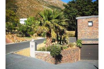 Extra Spacious Studio with Ocean View Apartment, Gordonʼs Bay - 4