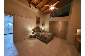 Faan's Sapphire Guest Accommodation Apartment, Kimberley - 4