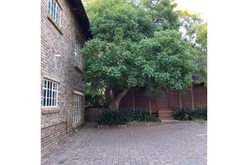 Falling Feather Inn Guest house, Pretoria - 5