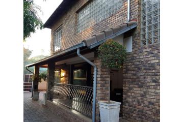 Falling Feather Inn Guest house, Pretoria - 1