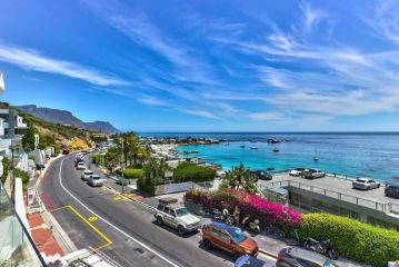 Family living on Clifton Beach front Villa, Cape Town - 3