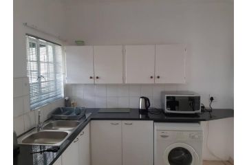 Farm Cottage Tres Jolie Honeydew Apartment, Roodepoort - 1