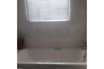 Farrarmere, Benoni, 1 person, Erica's Guest house, Benoni - 4