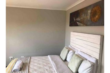 FASTWIFI NETFLIX SECURE HOME KILLERVIEWS :-D Apartment, Roodepoort - 1
