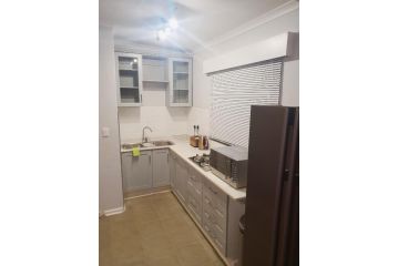 Feather Cottage Apartment, Pretoria - 4