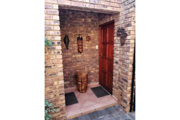 Feather Tree Bed and breakfast, Centurion - 4