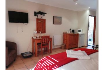 Feather Tree Bed and breakfast, Centurion - 3