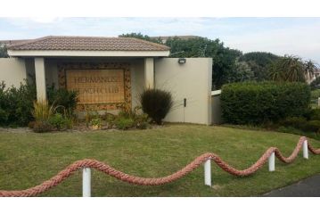 First floor unit with views galore Apartment, Hermanus - 1