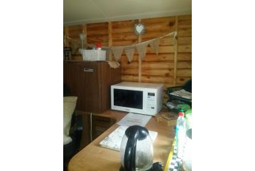 Fisherman's Cabin / Vistermans Hut Guest house, Oranjeville - 4