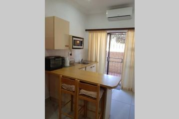 Flamebreeze Corner @ Supertubes Jeffreys Bay Apartment, Jeffreys Bay - 3