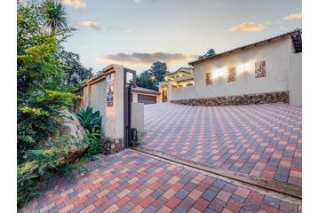 Floracliffe Guesthouse & Events Guest house, Roodepoort - 1