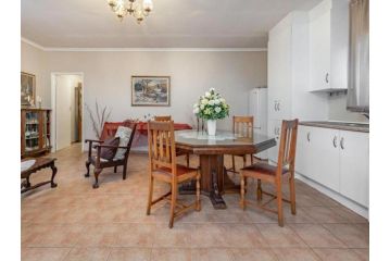 Floracliffe Guesthouse & Events Guest house, Roodepoort - 5