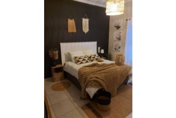 Flower Route House Guest house, Langebaan - 3