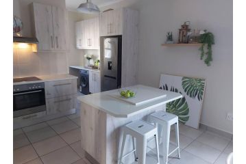 Flower Route House Guest house, Langebaan - 1