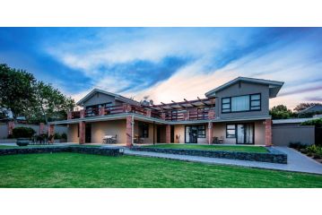 Four Palms Accommodation Guest house, Durbanville - 2