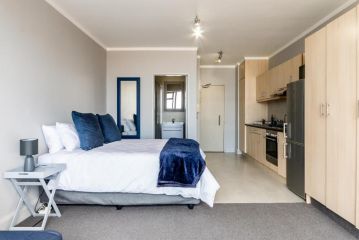 Four Seasons City Apartment - City Views-Netflix-Parking-Gym + Pool Apartment, Cape Town - 3
