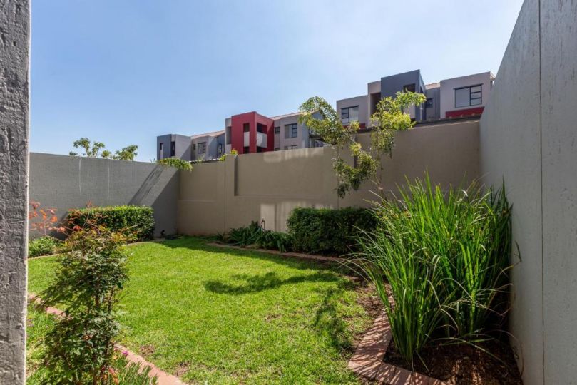 Fourways Self catering. Warm, cozy with Wifi & Garden Apartment, Johannesburg - imaginea 6