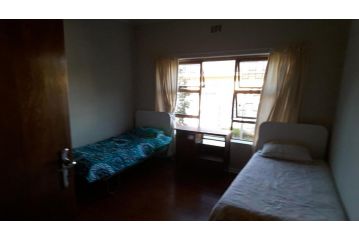 Frangipani beach house Guest house, Jeffreys Bay - 1