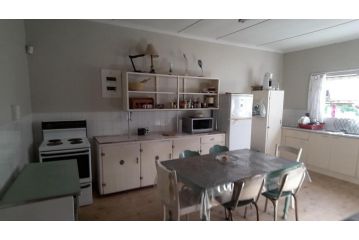 Frangipani beach house Guest house, Jeffreys Bay - 3