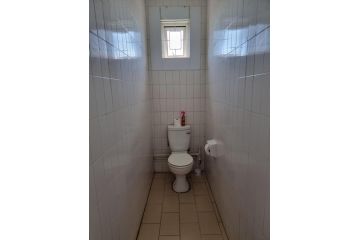 Frere Hill Apartment, Durban - 3