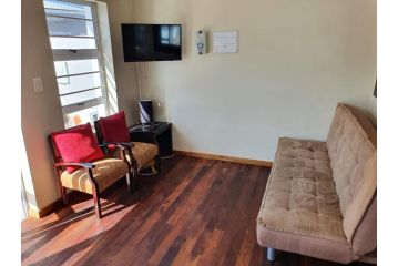 Friendz Self Catering Guesthouse Apartment, Knysna - 3