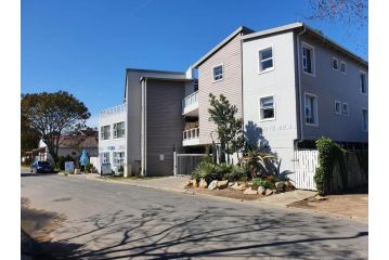 Friendz Self Catering Guesthouse Apartment, Knysna - 1