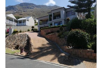 Froggy at the Pond Guest house, Simonʼs Town - 1