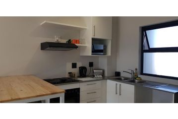 Full Flat by the Forest Apartment, Ballito - 1