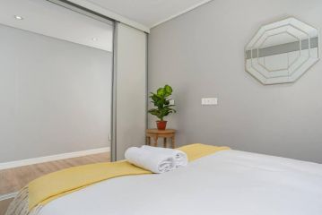 Fully furnish one bedroom apt greenpoint capetown. Apartment, Cape Town - 3