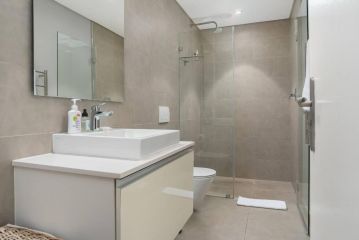 Fully furnish one bedroom apt greenpoint capetown. Apartment, Cape Town - 5