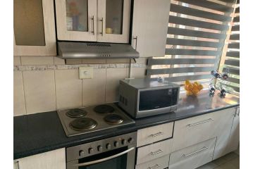 A Cozy one bed apartment in Pretoria Central Apartment, Pretoria - 5