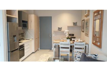 Furnished, 1-bedroom, luxury apartment in Menlyn Maine Apartment, Pretoria - 5