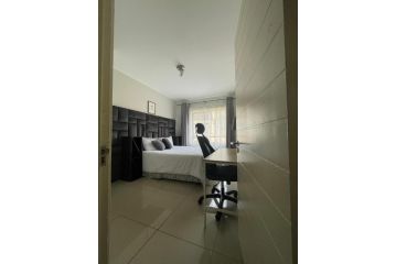 Furnished Golf Estate Apartments Apartment, Roodepoort - 2