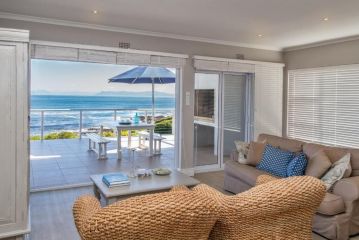 Gansbaai seafront holiday house - 