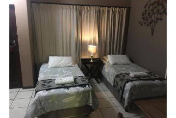 Garden Apartments Bed and breakfast, Richards Bay - 5