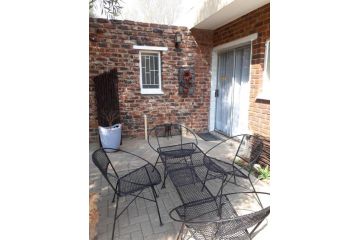 Gastehuis 17 Guest house, Bloemfontein - 4