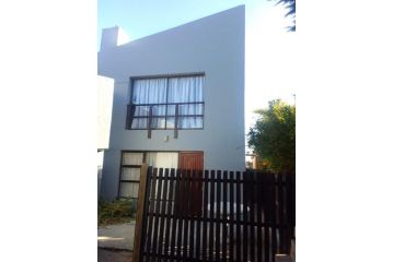 Genie's Nest JBay Flat 1 Apartment, Jeffreys Bay - 4