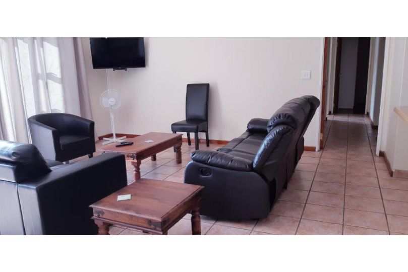 Getaway Self-Catering Tyger Valley Apartment, Durbanville - imaginea 14