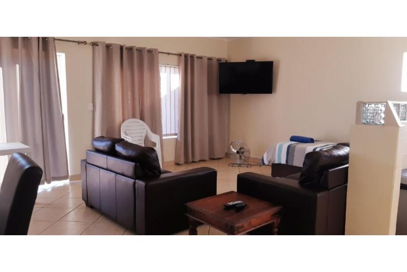 Getaway Self-Catering Tyger Valley Apartment, Durbanville - imaginea 13